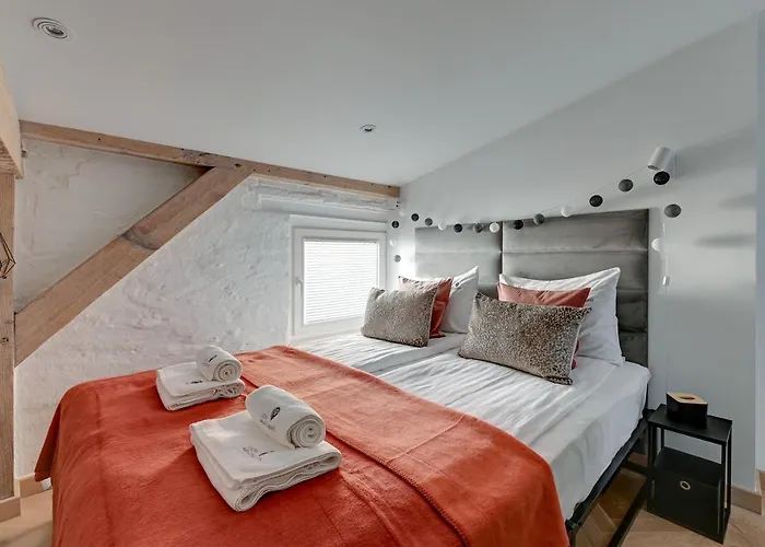 Lion Apartments - Modern Apartment With Perfect Location