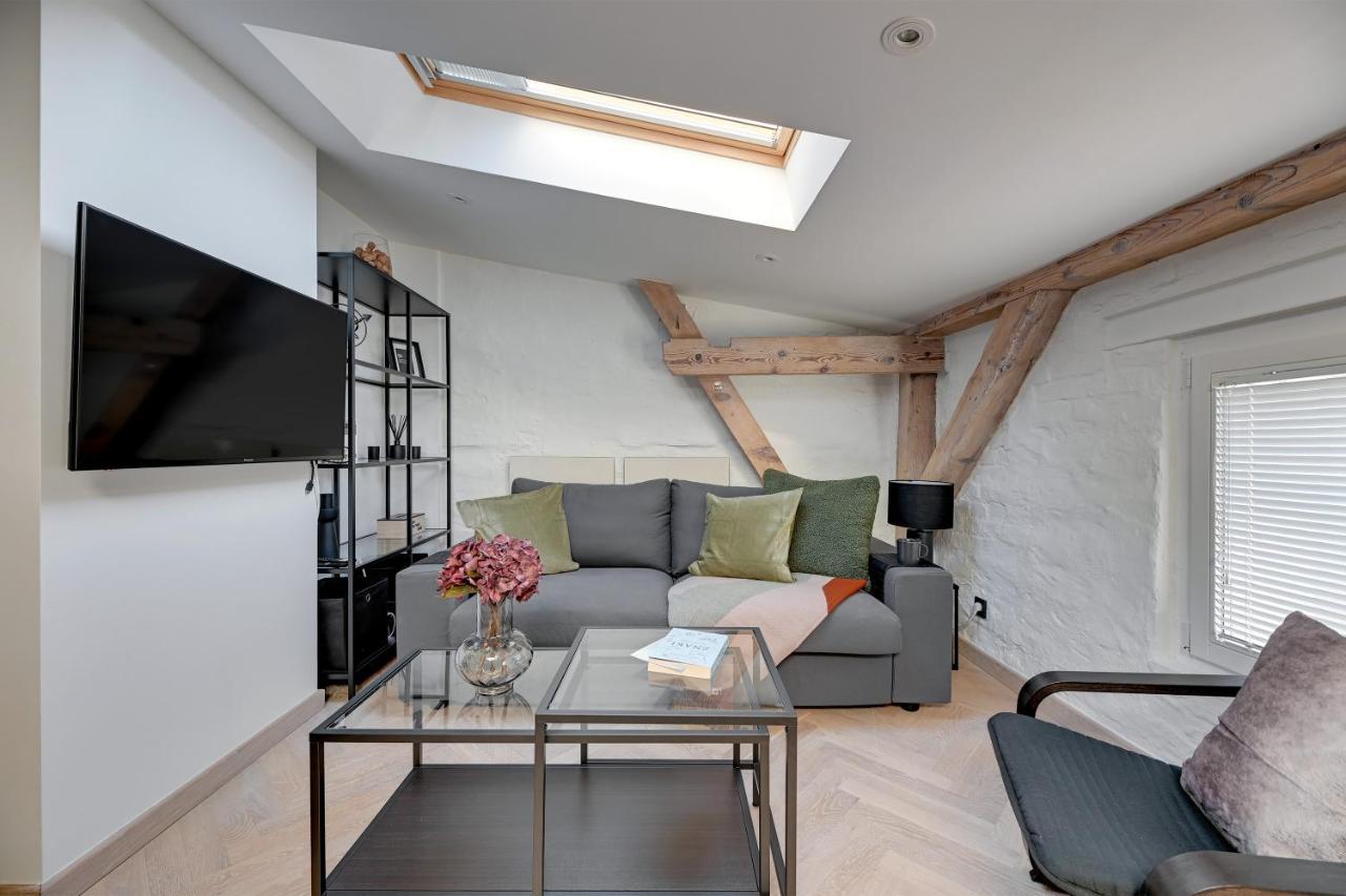 Lion - Modern With Perfect Location *
